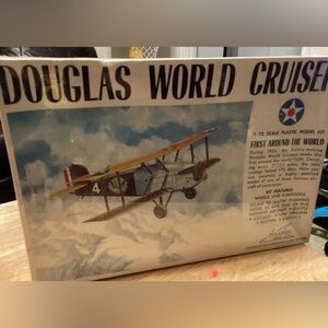 VINTAGE WILLIAMS BROS. 1/72 DOUGLAS WORLD CRUISER MODEL KIT 72